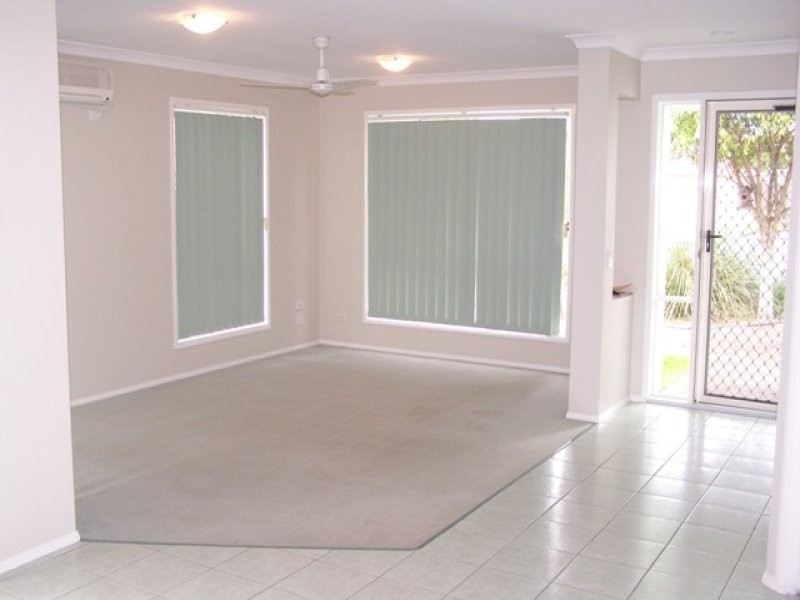 22 Madasin Close, Arundel QLD 4214