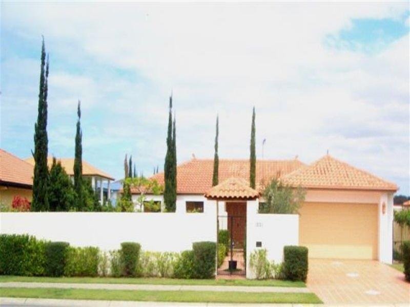 134 Dunlin Drive, Burleigh Waters QLD 4220