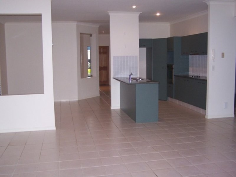 5 Acklin Court, Varsity Lakes QLD 4227