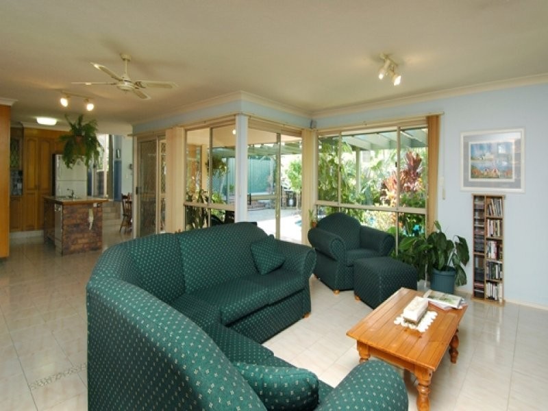 4 Marla Way, Carrara QLD 4211