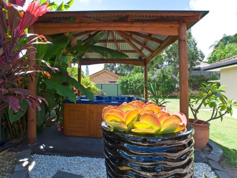 8 Clutha Court, Highland Park QLD 4211