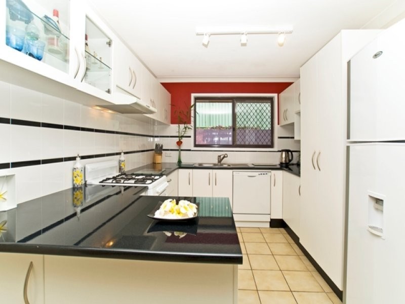 8 Clutha Court, Highland Park QLD 4211