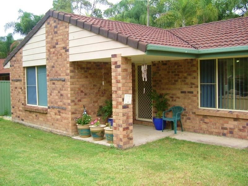 33 Kenneth Drive, Highland Park QLD 4211