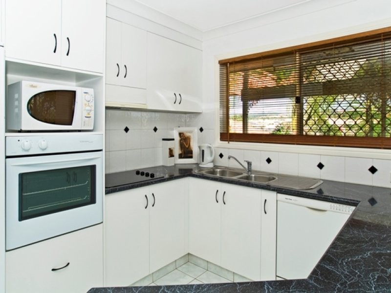 83 Paddington Drive, Carrara QLD 4211