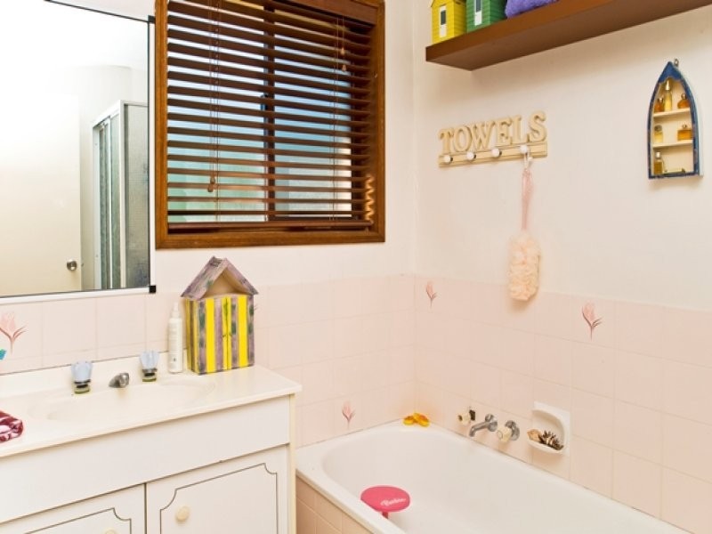 5 Cambridge Court, Carrara QLD 4211