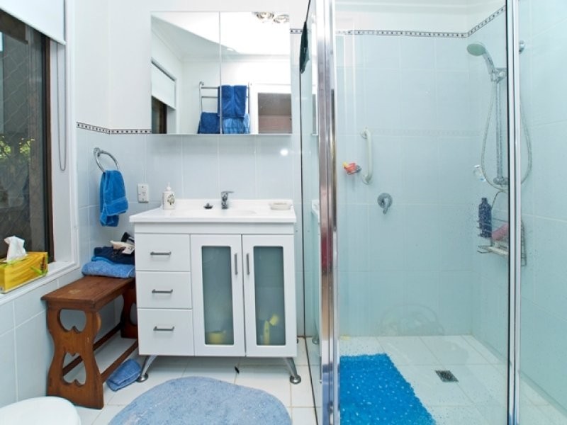 2 Lytham Court, Highland Park QLD 4211