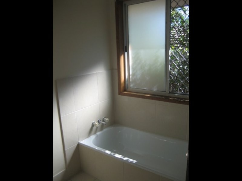 42 Marble Drive, Carrara QLD 4211