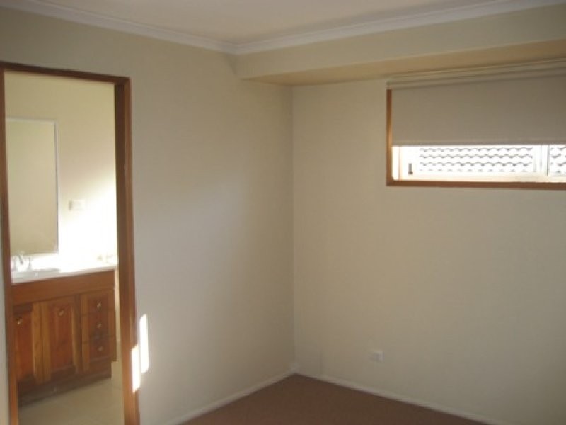 42 Marble Drive, Carrara QLD 4211