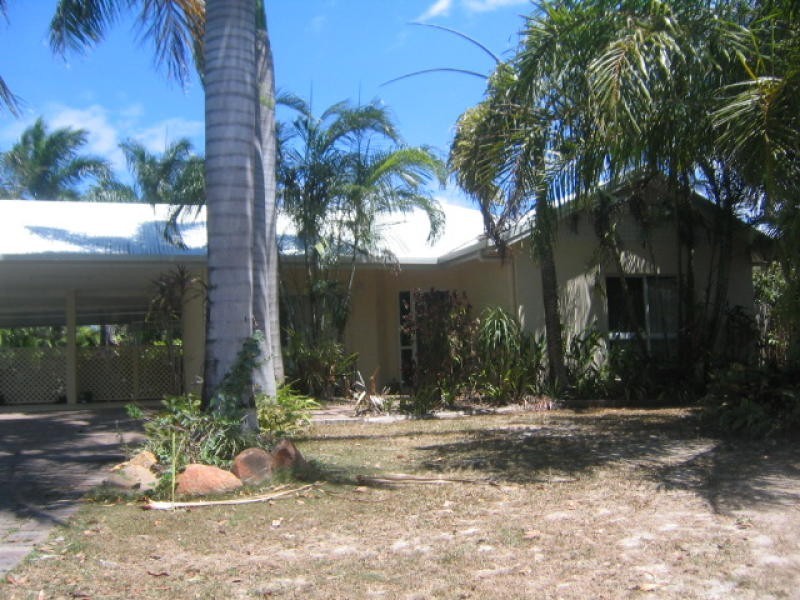 2 Squeaky Close, Kewarra Beach QLD 4879