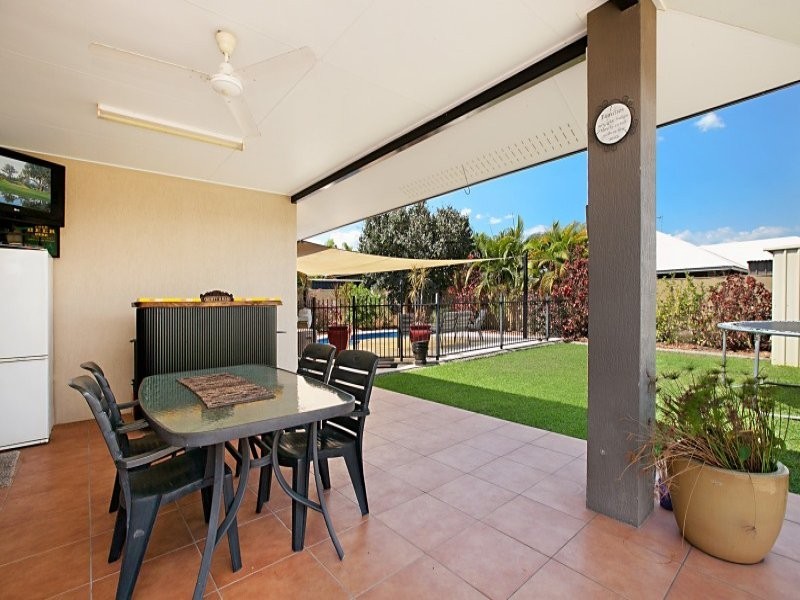 15 Wood Crescent, Rosebery NT 0832