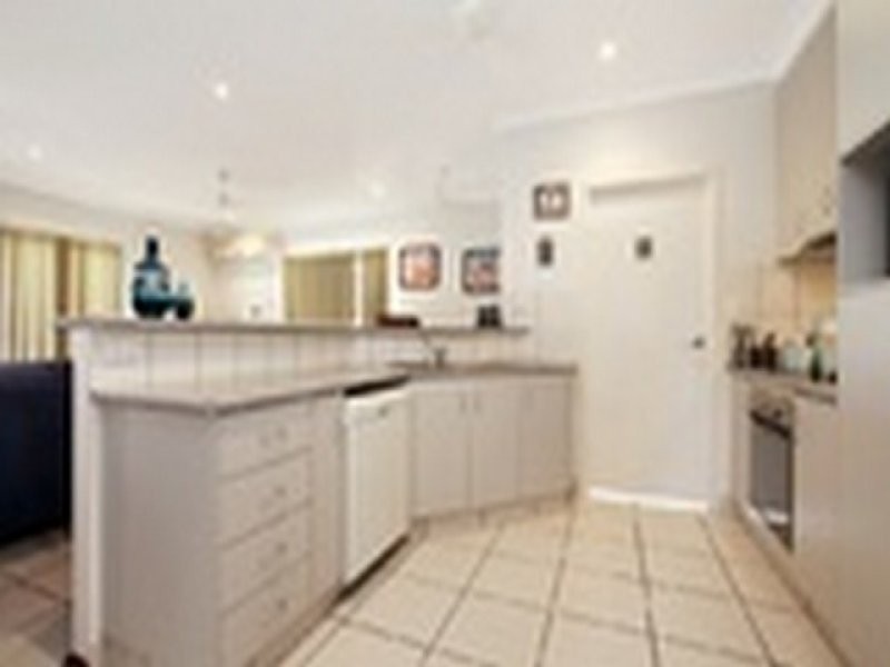 15 Wood Crescent, Rosebery NT 0832