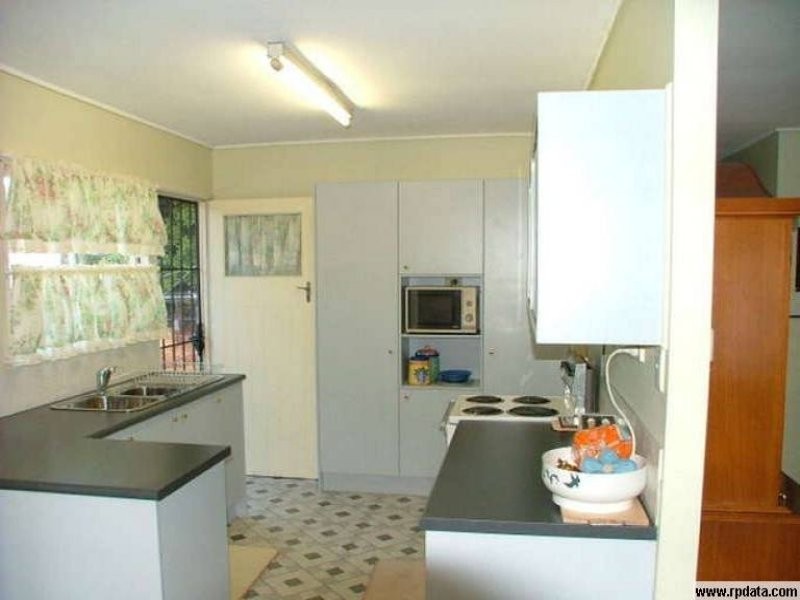 10 Cranbourne Street, Chermside West QLD 4032