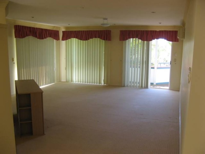 38 Deerdale Street, Stafford Heights QLD 4053