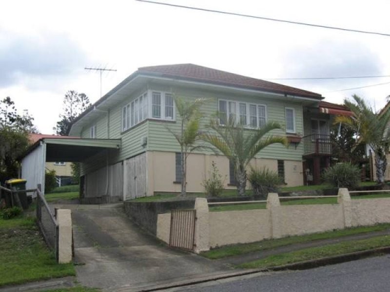 12 Dorrigo Street, Stafford Heights QLD 4053