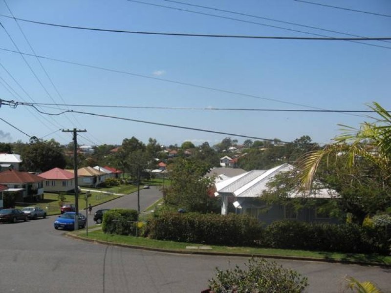 12 Dorrigo Street, Stafford Heights QLD 4053