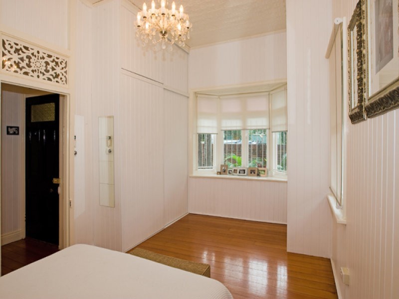 118 Albion Road, Windsor QLD 4030