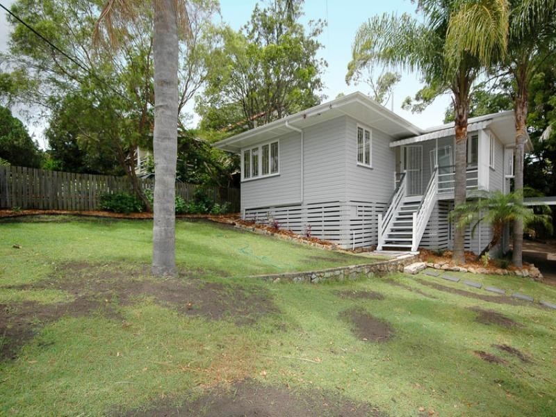318 Kitchener Road, Stafford Heights QLD 4053