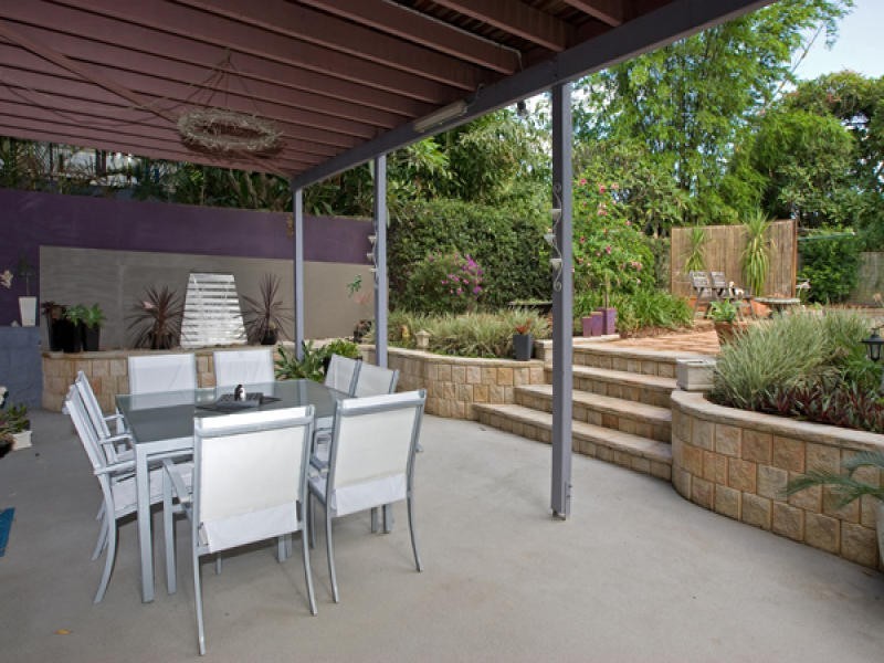 13 McIntyre Street, Wooloowin QLD 4030