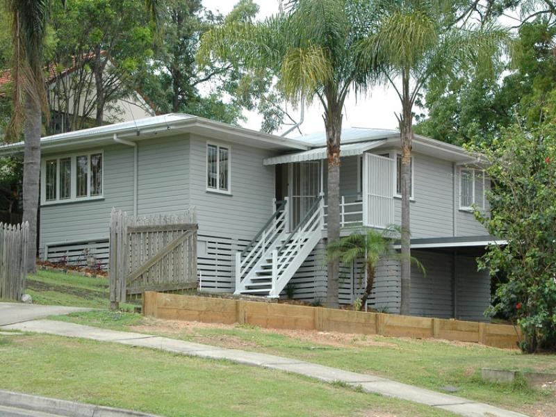 318 Kitchener Road, Stafford Heights QLD 4053