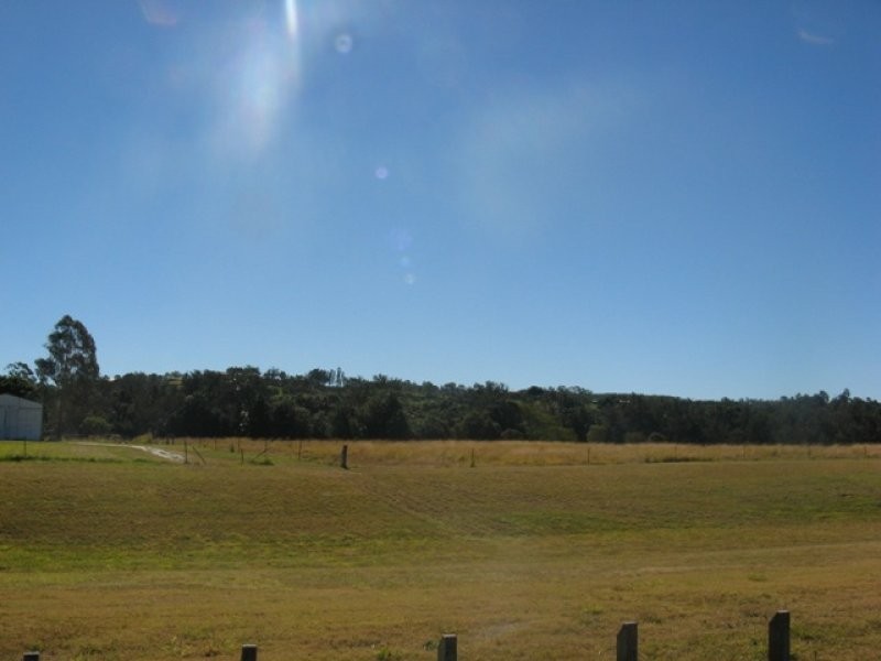 6 Sovereign Way, Samford Valley QLD 4520