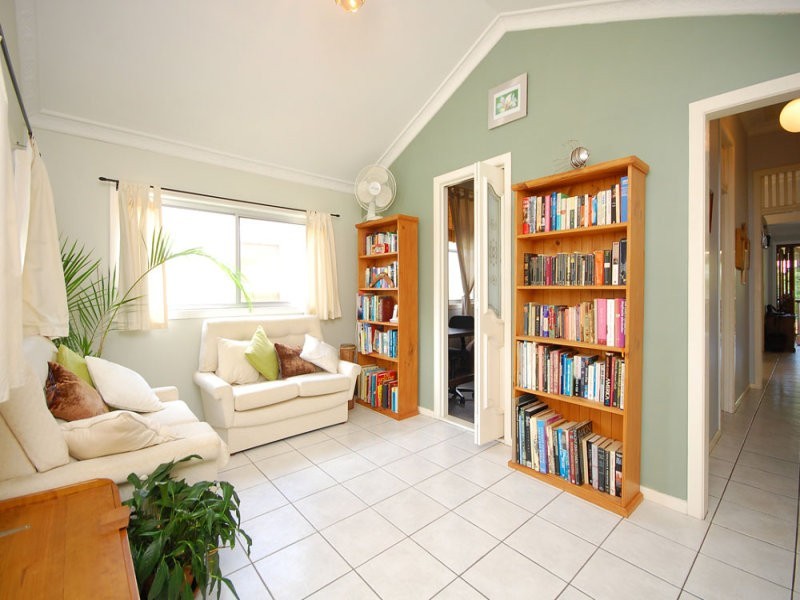 98 Swan Street, Gordon Park QLD 4031