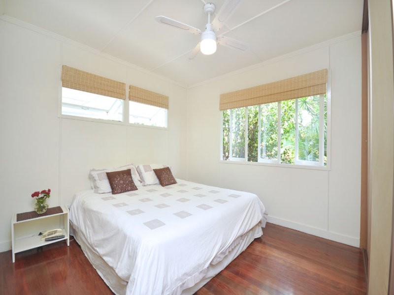 8 Markway Street, Chermside West QLD 4032