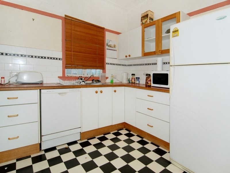 11 Ramsay Street, Kedron QLD 4031