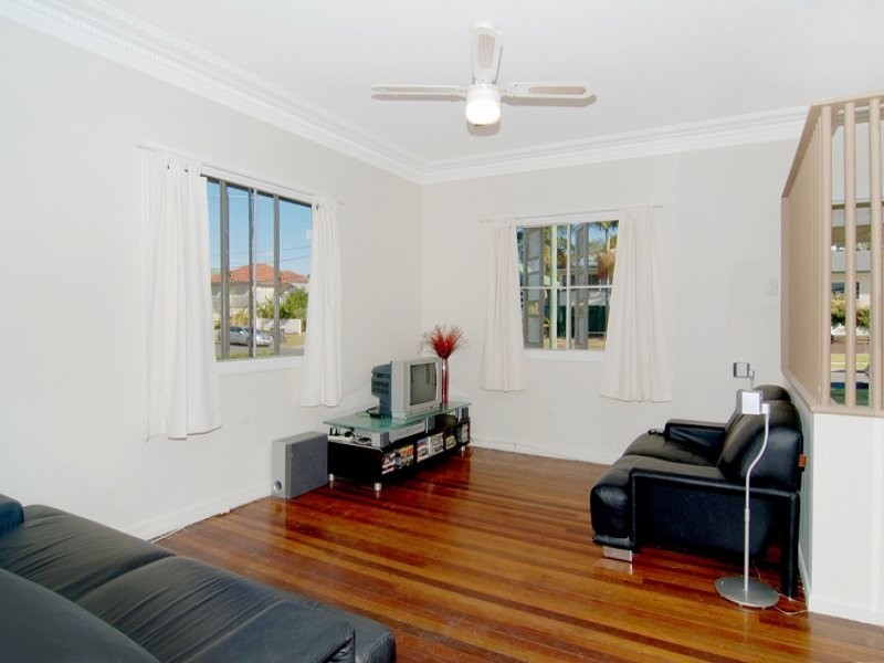 8 Hinkler Street, Kedron QLD 4031