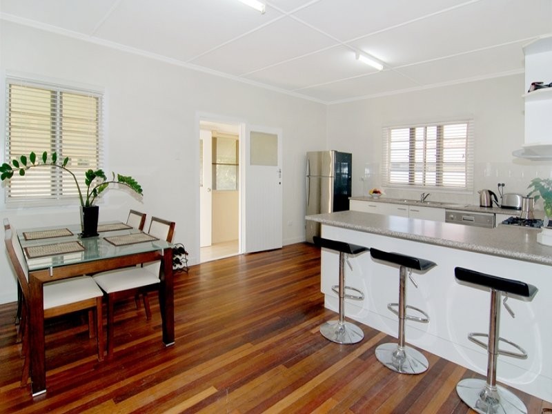 8 Hinkler Street, Kedron QLD 4031