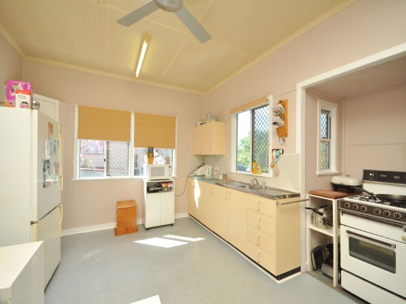 12 Namoi Street, Stafford QLD 4053