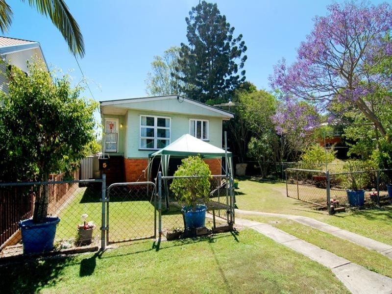 5 Bloxsom Street, Kedron QLD 4031