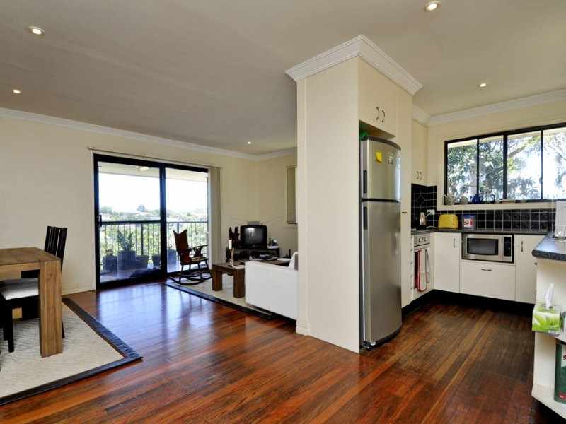 9 Halton Street, Stafford Heights QLD 4053