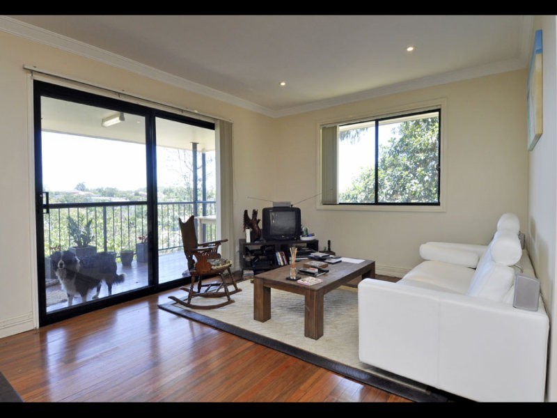 9 Halton Street, Stafford Heights QLD 4053