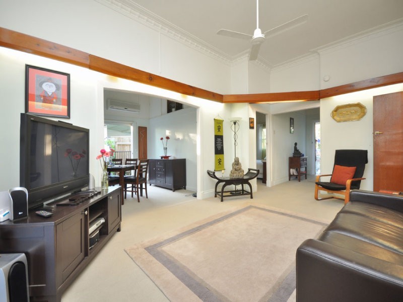 10 Kankool Street, Stafford QLD 4053