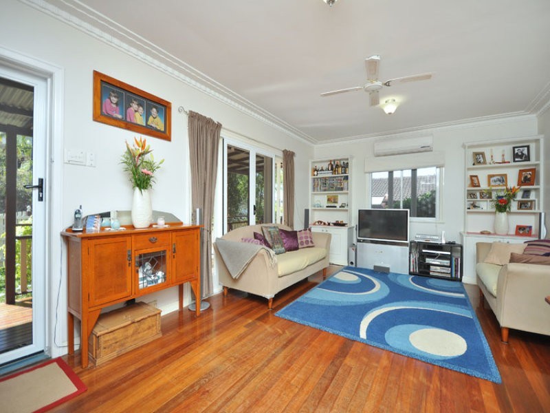 42 Dunedoo Street, Stafford QLD 4053