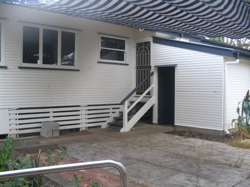 49 Normanton Street, Stafford Heights QLD 4053