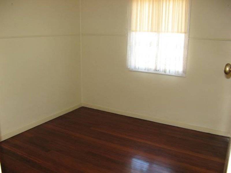 271 Kitchener Road, Stafford Heights QLD 4053