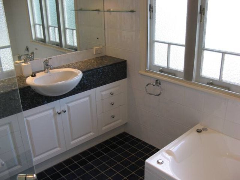 68 Winchester Street, Hamilton QLD 4007