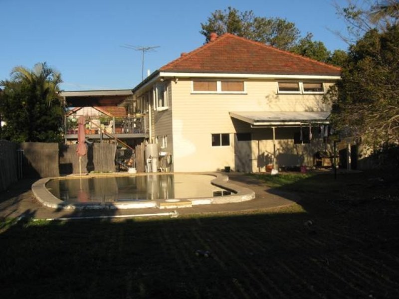 6 Cheviot Street, Grange QLD 4051