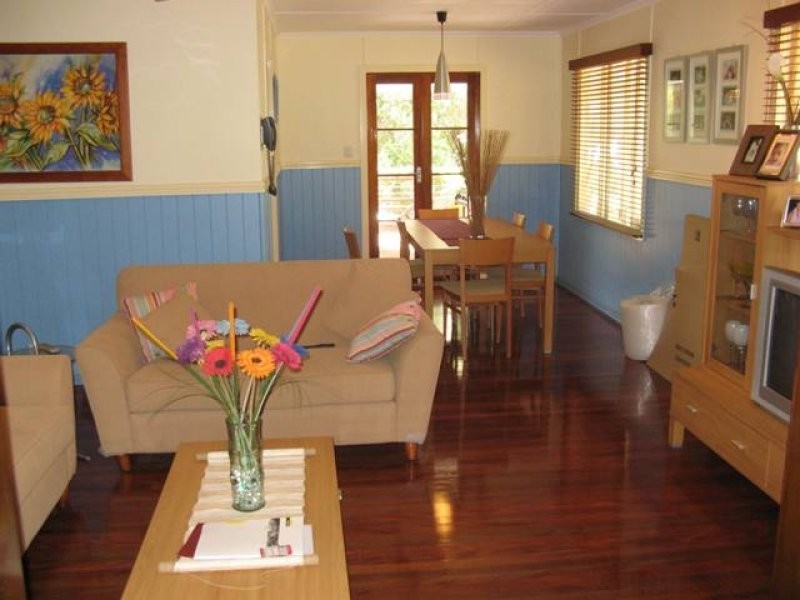 19 Aldren Street, Stafford Heights QLD 4053