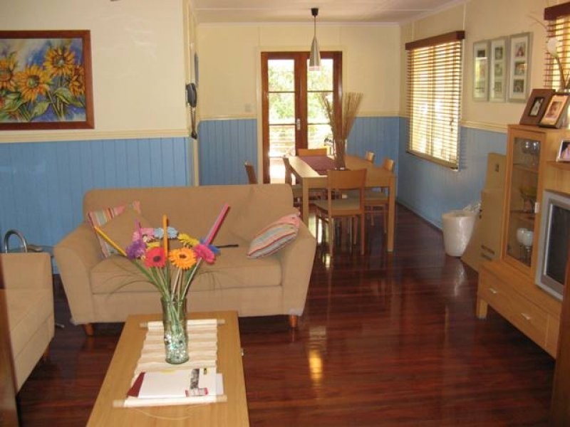 19 Aldren Street, Stafford Heights QLD 4053