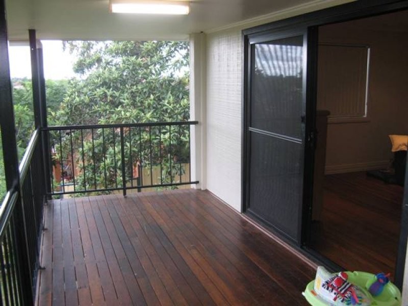 9 Halton Street, Stafford Heights QLD 4053