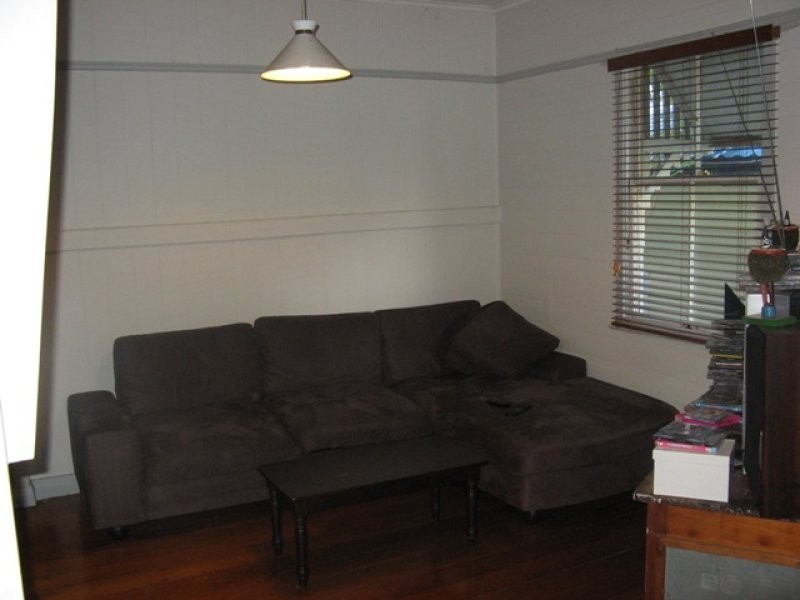 8 Ella Street, Red Hill QLD 4059