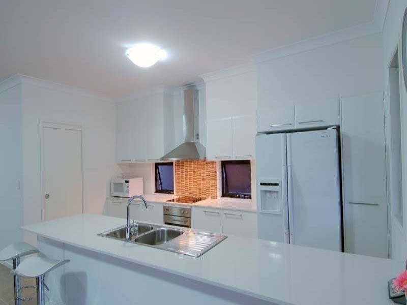 15 Tathra Street, Stafford QLD 4053