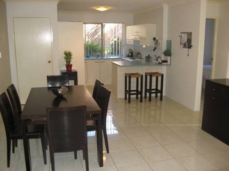 1/10 Burnaby Tce, Gordon Park QLD 4031