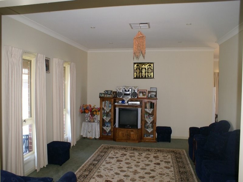 5 Barraclough Way, Mildura VIC 3500