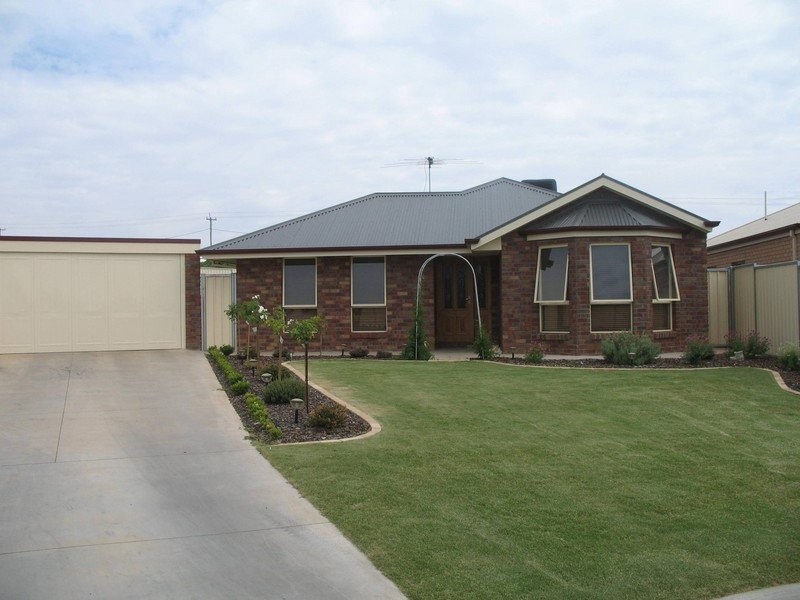 11 Rosedale Court, Buronga NSW 2739