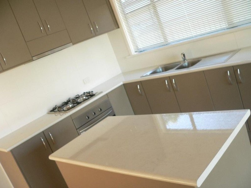 8 Logan Avenue, Mildura VIC 3500