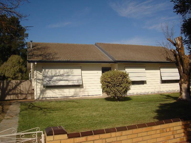 71 Victoria Street, Rochester VIC 3561