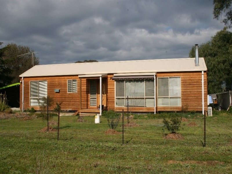 18 Swindale Street, Elmore VIC 3558